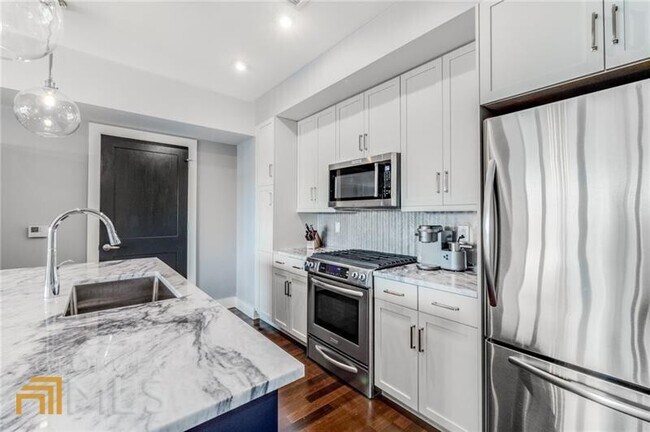 Building Photo - 1100 Howell Mill Rd NW