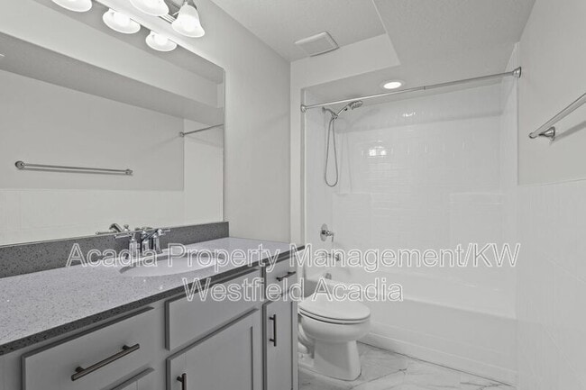 Building Photo - 298 Old Farm Ln