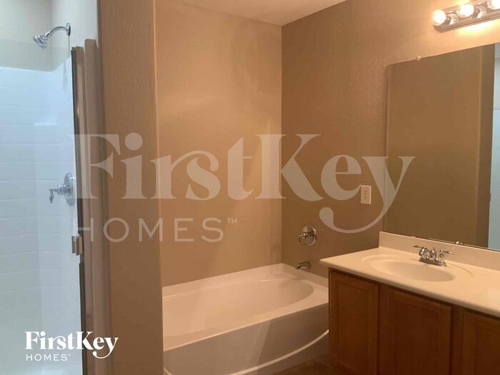 Building Photo - 39485 N Dusty Dr