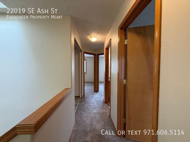 Building Photo - 22019 SE Ash St