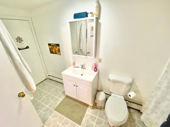 Building Photo - 48 Intervale Ave