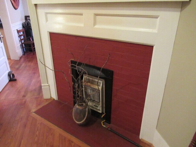 Building Photo - 416 W Montgomery St