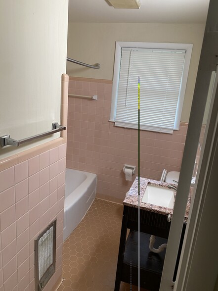 Building Photo - 3608B Caldwell Ct