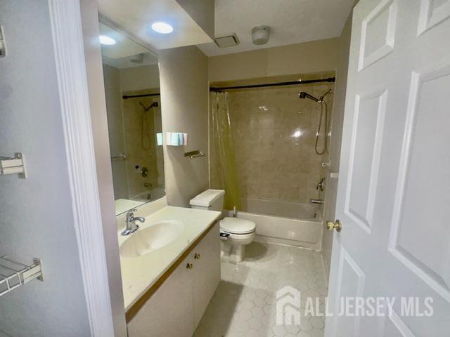 Building Photo - 93 Longfield Ct