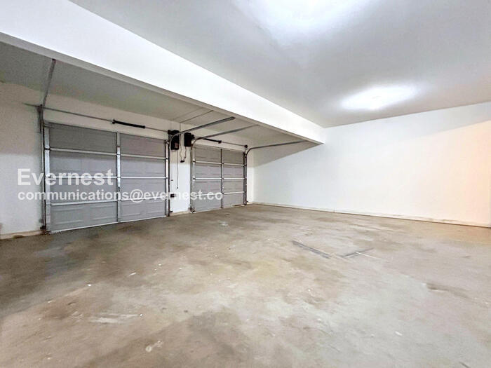 Building Photo - 3136 Lower Creek Dr