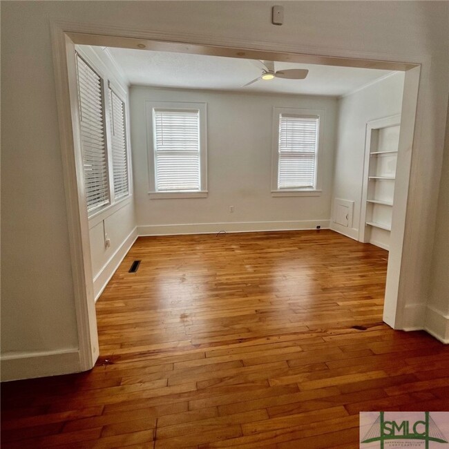 Building Photo - 103 W 51st St