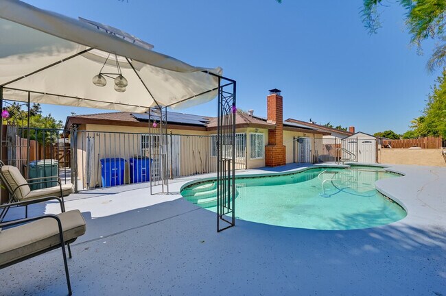 Building Photo - 719 Mahogany Dr