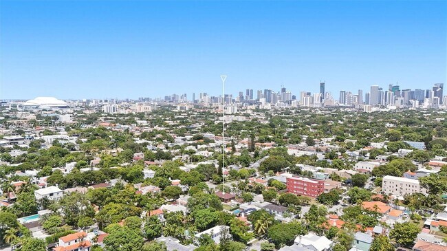 Building Photo - 1200 SW 18th Ave