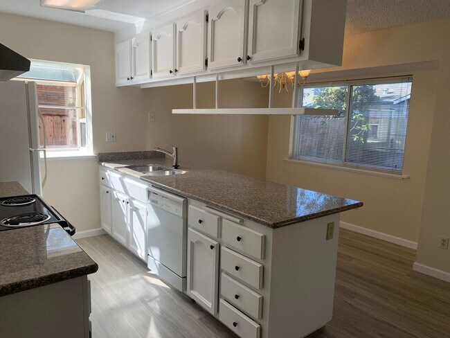 Building Photo - Upgraded Suisun City Home Available NOW!