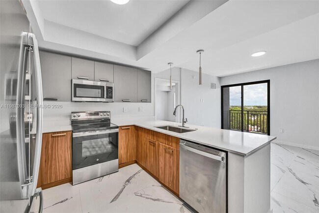 Building Photo - 840 NE 130th St