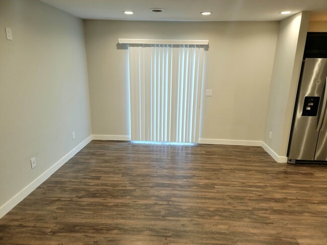 Building Photo - 1105 Fishlock Ave