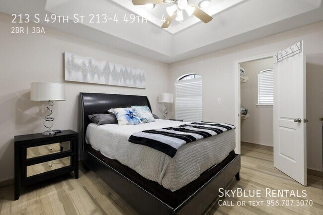 Building Photo - 213 S 49th St