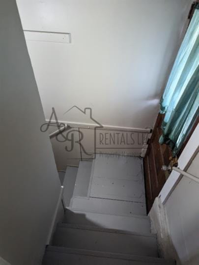 Building Photo - 204 W Rose St