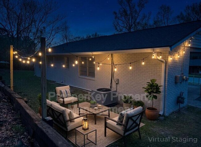 Building Photo - 5730 Teresa St