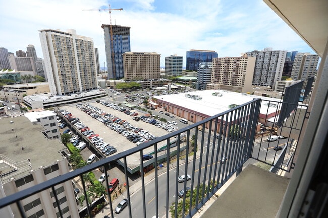 Building Photo - 1650 Kanunu St
