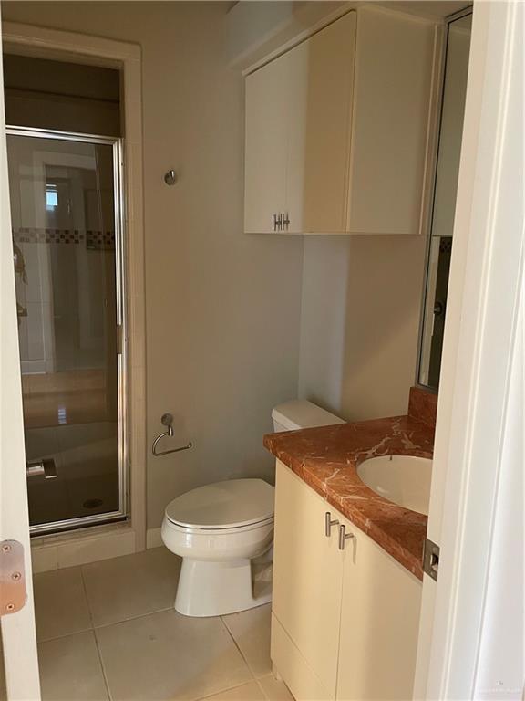 Building Photo - 20 E Thornhill Ave