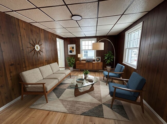 Building Photo - Updated 3BR Home with Garage and Fenced Yard