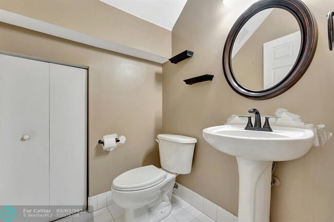 Building Photo - 3315 Merrick Ln
