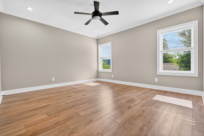 Building Photo - 409 Lellyett St