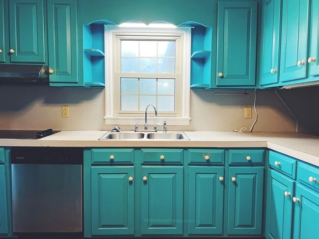 Building Photo - 3 Bed 1.5 Bath House in Belhaven