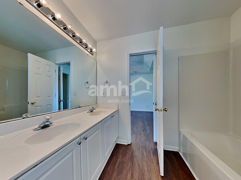 Building Photo - 7619 Prairie Rose Ln