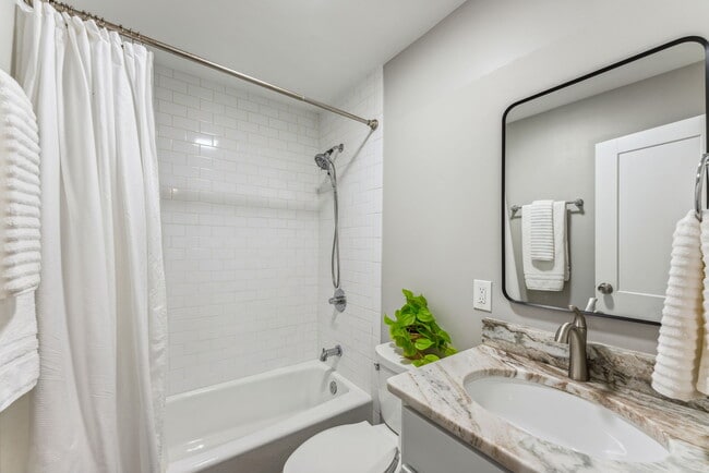 Building Photo - 4554 Moraine Ave