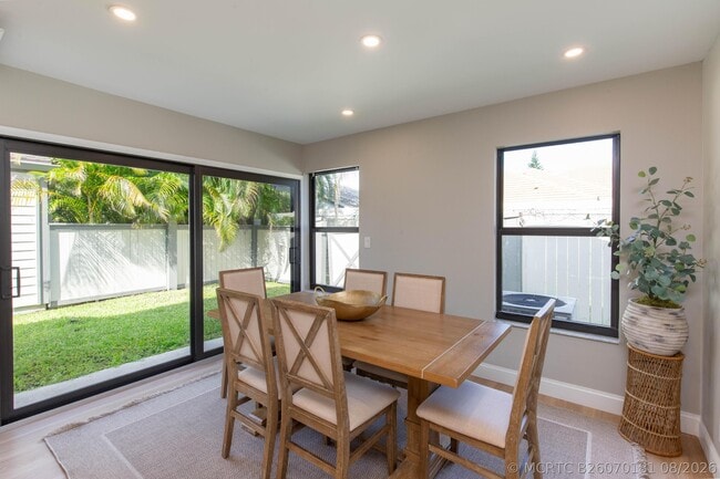 Building Photo - 2478 Bedford Mews Dr