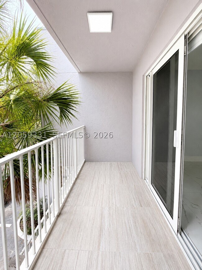 Building Photo - 2750 W 76th St