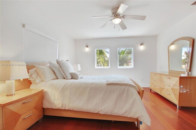 Building Photo - 257 N Coconut Ln