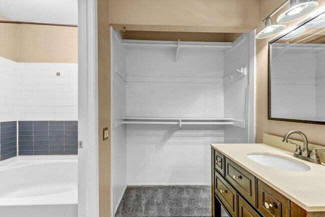 Building Photo - $500 Move In Special! 3 BD, 2.5 BA Townhome At The Groves In Carmel Valley-Del Mar