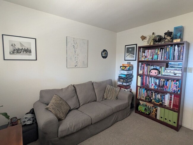 Building Photo - 257 Ironwood St