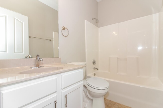 Building Photo - 8541 Shady Elm Dr