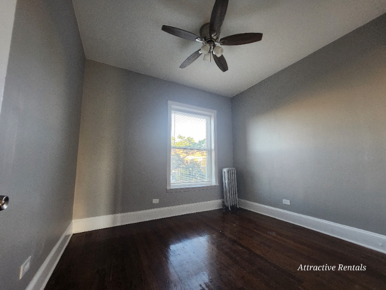 Building Photo - 4530 S Calumet Ave