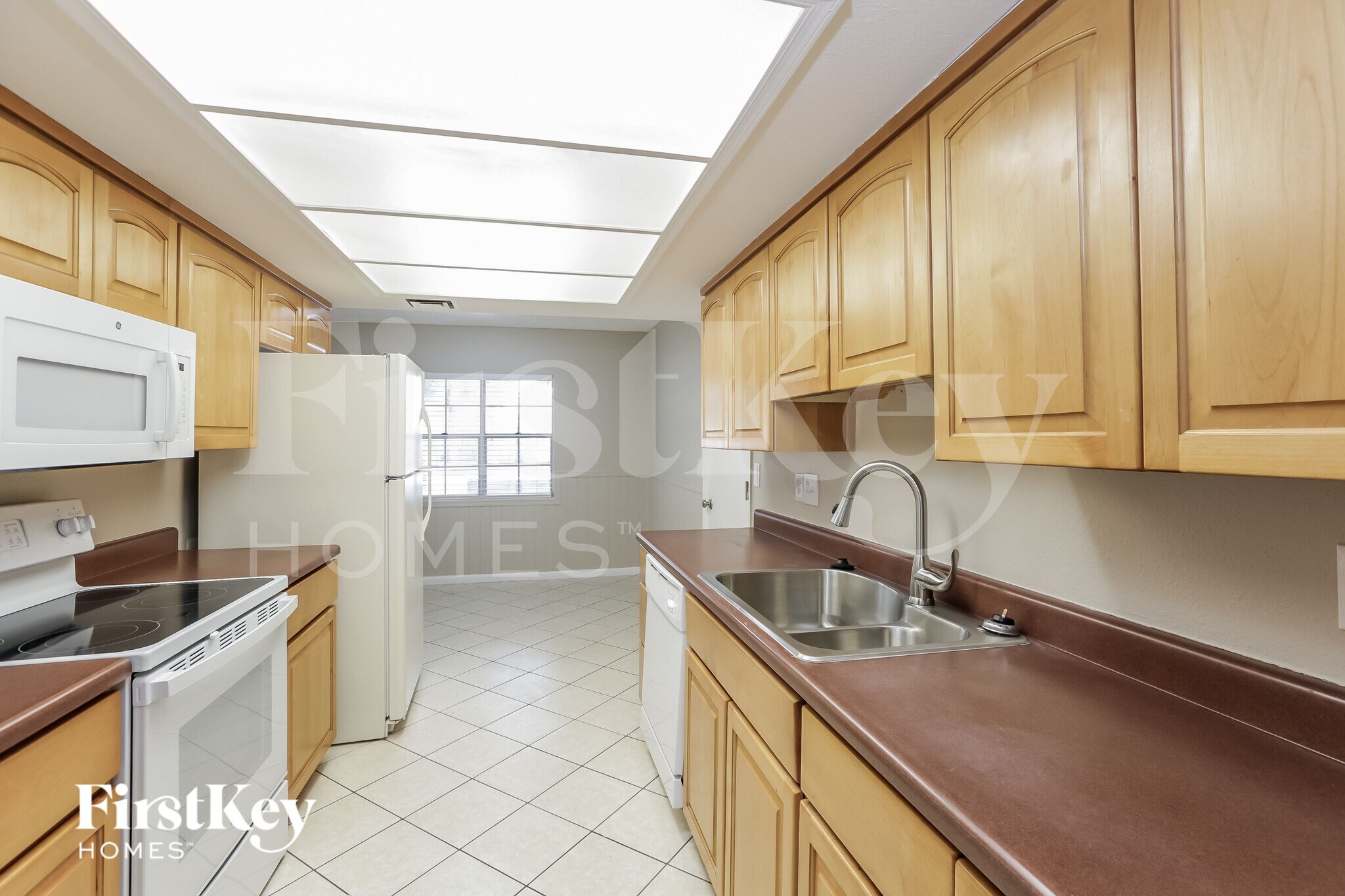 Building Photo - 1170 W Nopal Pl