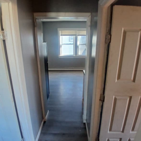 Building Photo - 490 Edgewood St