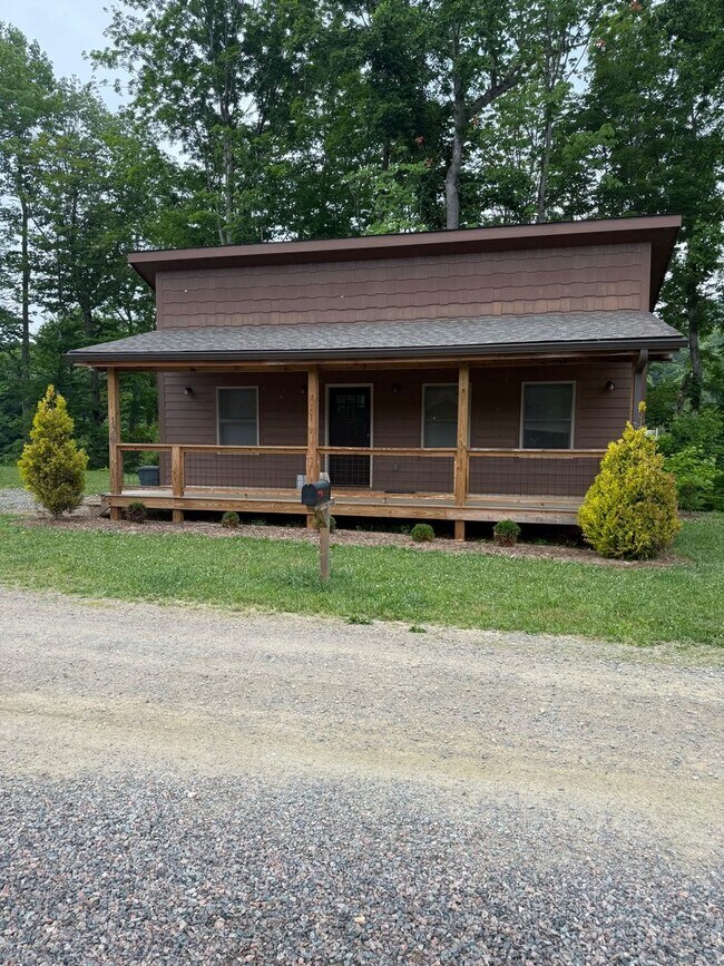 Building Photo - Beautiful 1bd Cabin In Trade, Tennessee