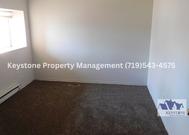 Building Photo - $385 OFF - Move In Special!  2 Bedroom/1 Bath Apartment w/ Exterior Entrance - $775/$775