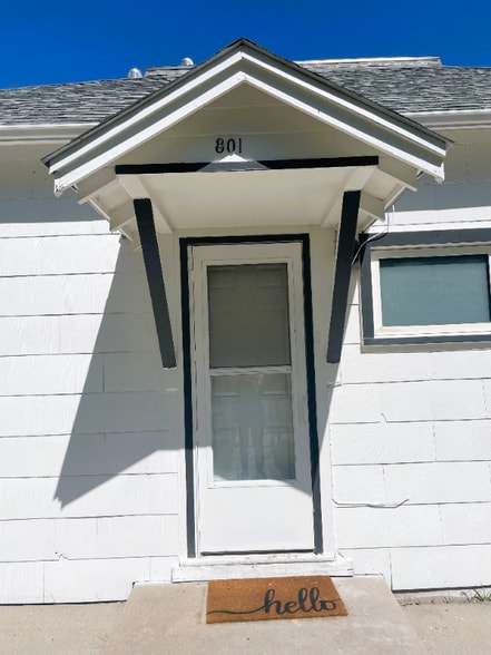 Building Photo - 801 Maxwell Ave