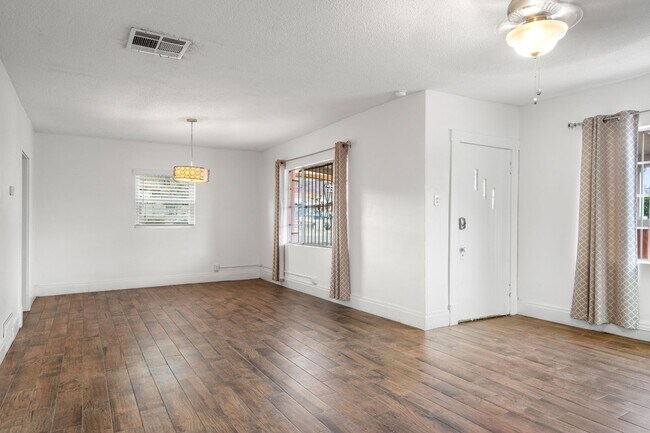 Building Photo - 3800 Morehead Ave