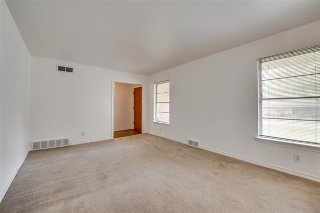 Building Photo - 1002 Majors Dr