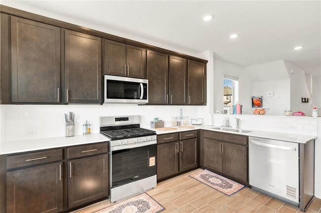 Building Photo - 308 Singing Dove Wy