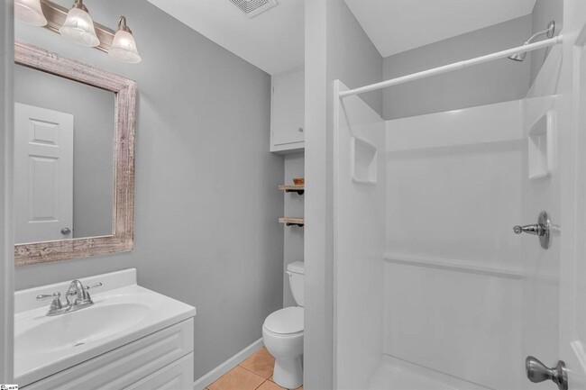 Building Photo - Mauldin, 3BD/2.5BA. 1610SF