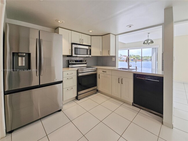 Building Photo - 1341 SW 124th Ct