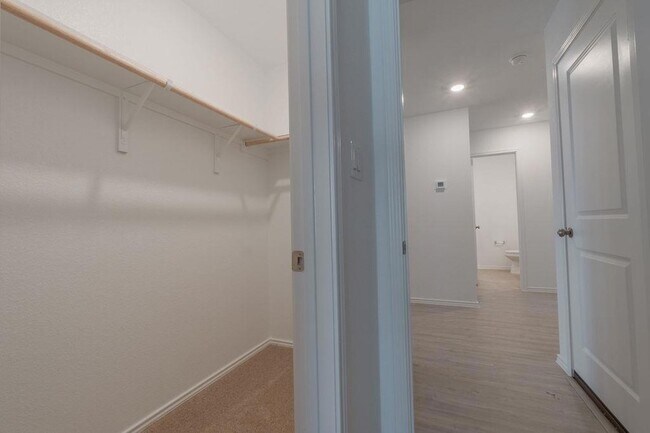 Building Photo - 216 Little Sparklers Lp