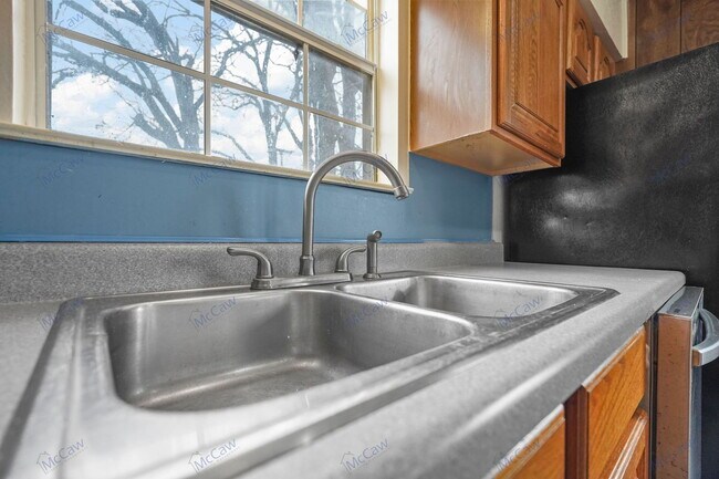 Building Photo - 14732 Oakwood Ln