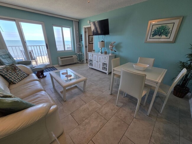 Building Photo - DOLPHIN RUN CONDOMINIUM