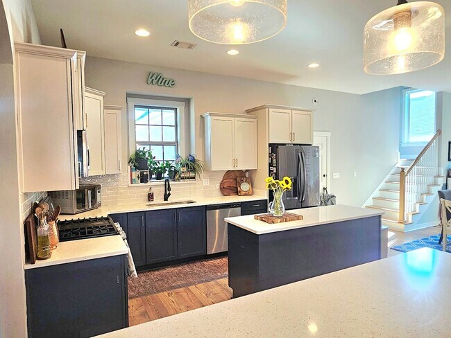 Building Photo - Beautiful 4-bedroom, 2.5- bath home with bonus room, Hedgefield subdivision Prattville, AL.