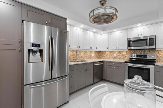 Building Photo - 3500 Galt Ocean Dr