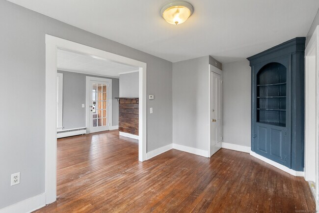 Building Photo - 1701 Farmington Ave