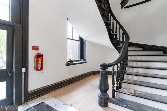 Building Photo - 1520 Green St